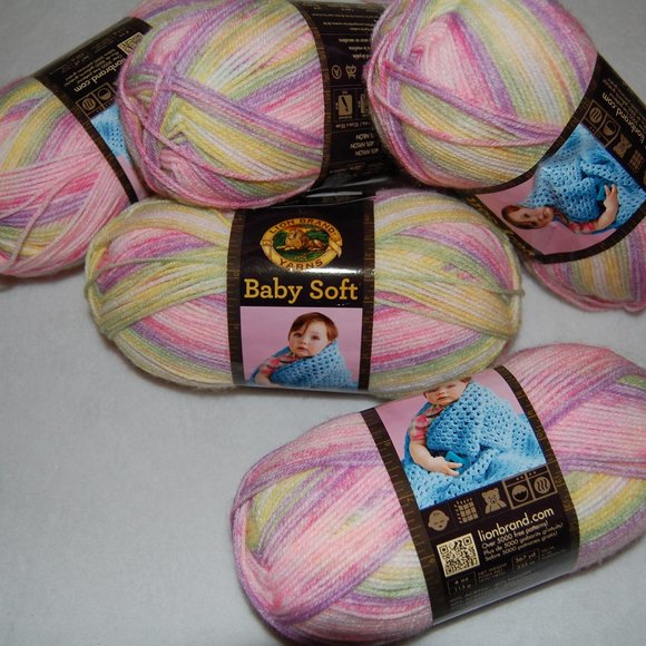 Lot of 5 (20 oz, 1835 y), Lion Brand Baby Soft, #3 DK Yarn, Circus Print - Picture 2 of 5